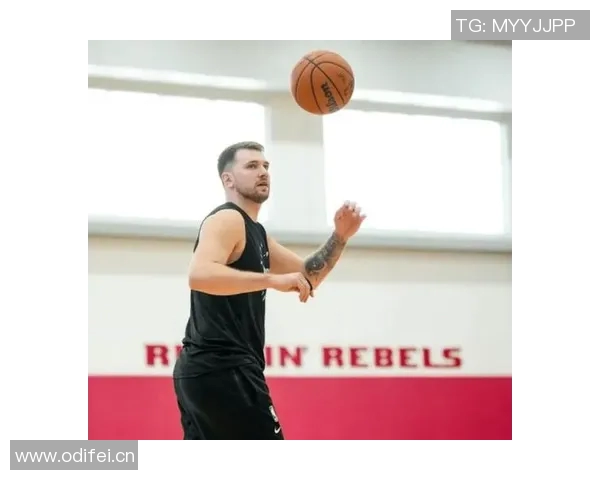 东契奇季前赛表现出色轻松砍下31分5板9助展现瘦身效果