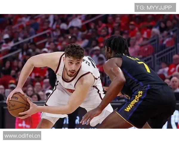 火箭双星KD与申京联手展现无差别单打实力引爆赛场 火箭双星KD与申京联手展现无差别单打实力引爆赛场