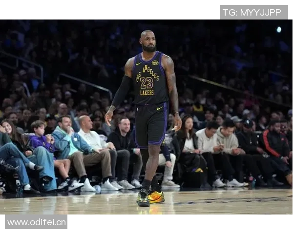 LBJ缺席再增3场将失去个人奖项机会连21次最佳阵容纪录面临考验