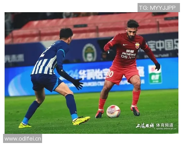 前外援奇塔迪尼今日重返海港俱乐部探望昔日教练和队友情谊依旧