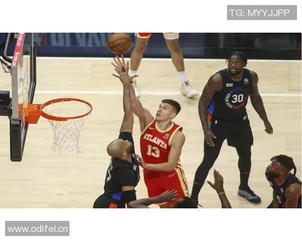 兰德尔半场表现稳定11投6中贡献14分4篮板1助攻1抢断 兰德尔半场表现稳定11投6中贡献14分4篮板1助攻1抢断