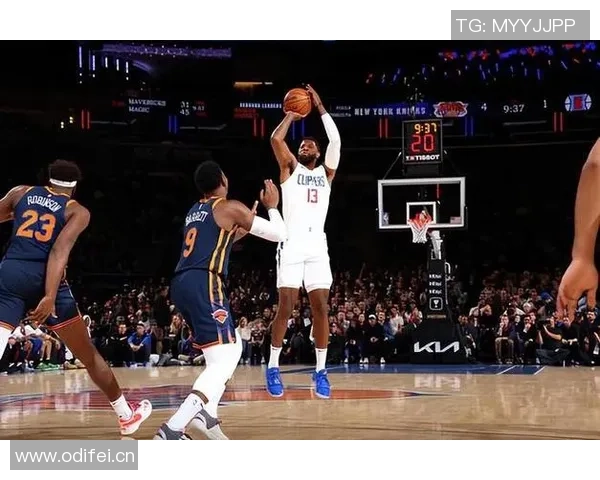 稳扎稳打的表现保罗乔治半场贡献8分5板正负值6展现稳定状态