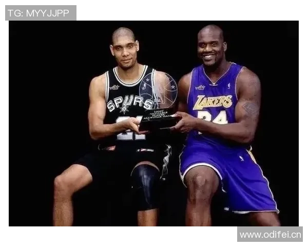 历史第四人埃迪单场狂砍30分15板3帽命中率高达75追平邓肯与奥尼尔辉煌成就