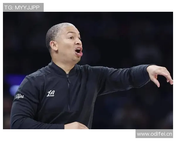 泰伦卢称赞保罗表现出色认为他能有效提升球队攻防实力