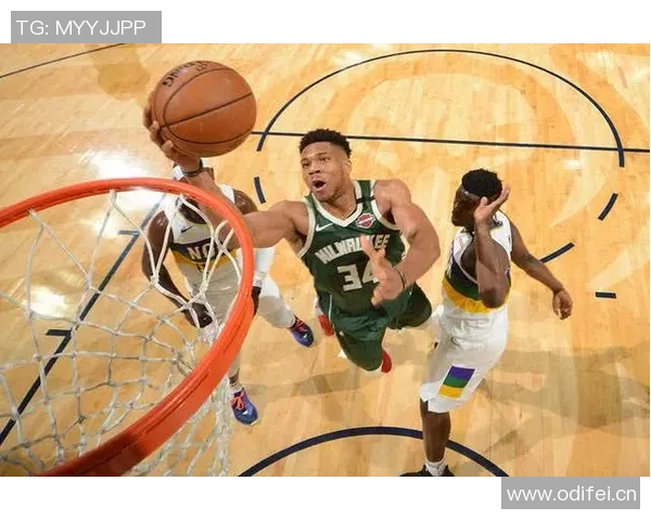 字母哥上半场表现抢眼8投5中贡献16分3篮板1助攻2抢断引领球队奋勇争先 字母哥上半场表现抢眼8投5中贡献16分3篮板1助攻2抢断引领球队奋勇争先